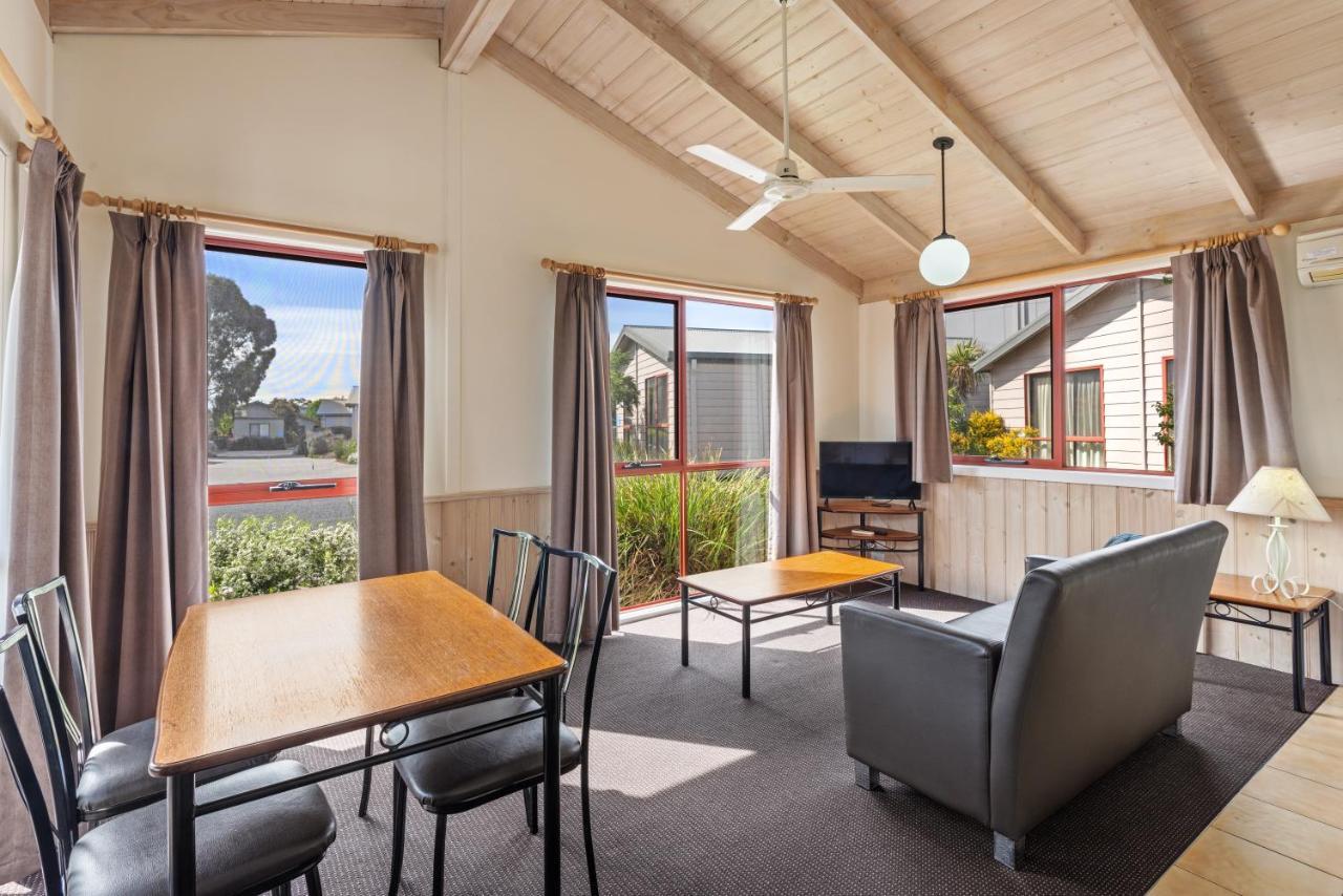 Superior 1 Bedroom Cabin
