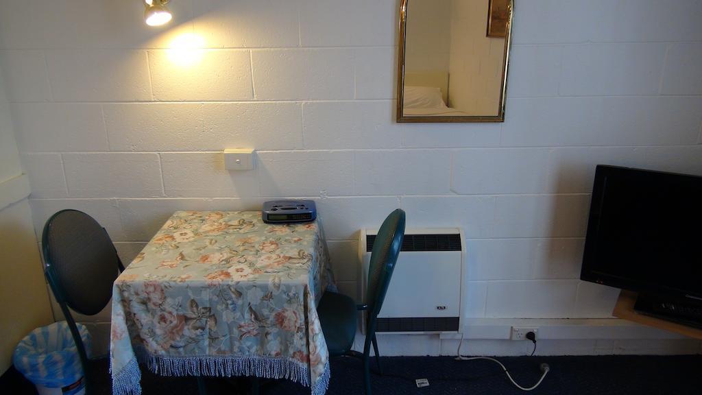 Budget Room,104746223:JPEG