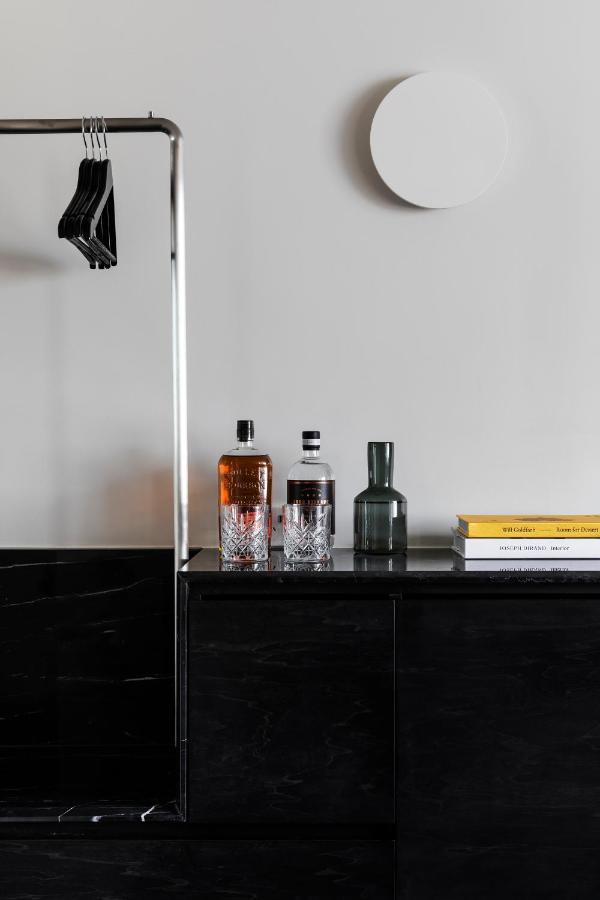 Junior Suite – complimentary drinks during hosted hour WiFi