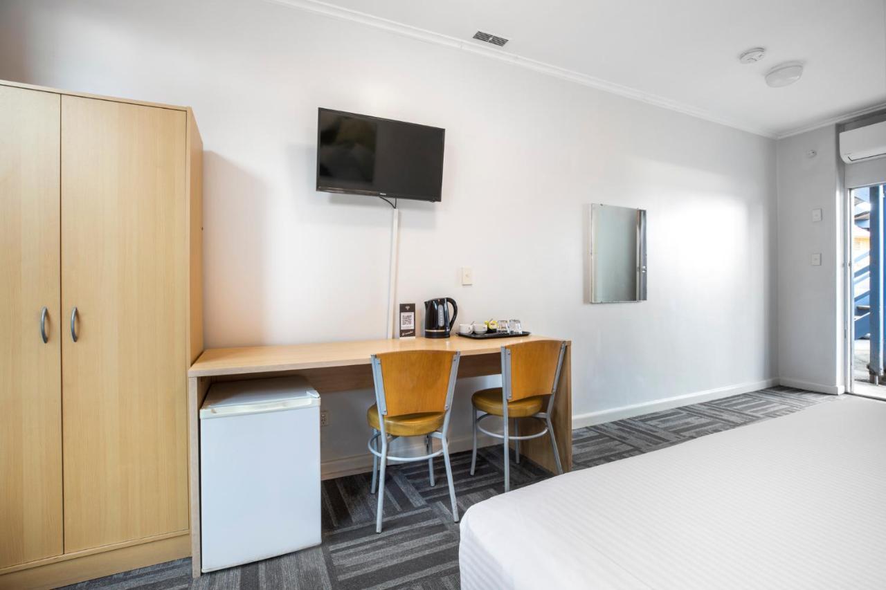 Studio with King Bed and Single Bed