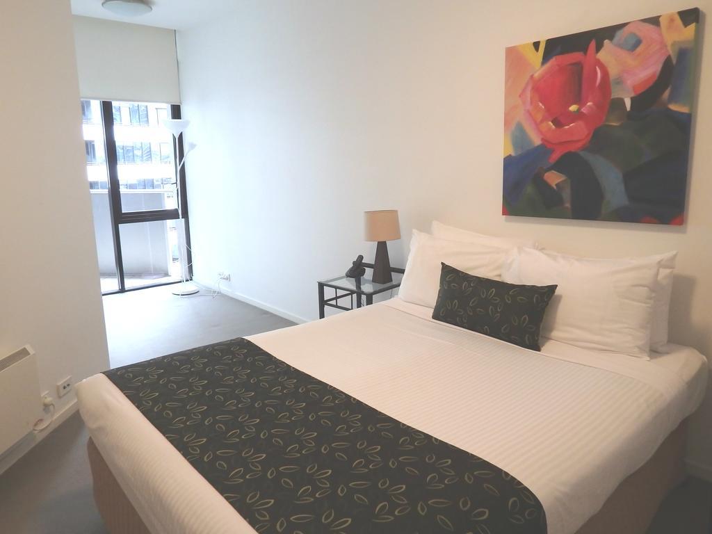 Two-Bedroom Apartment with Views and One Bathroom - Metropolitan