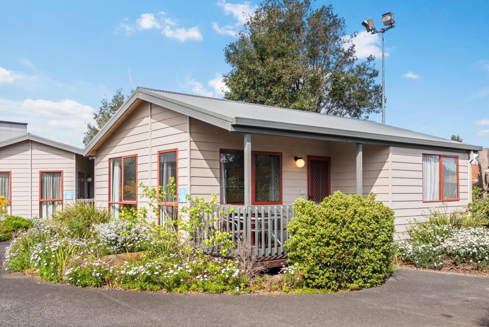 Superior 1 Bedroom Cabin