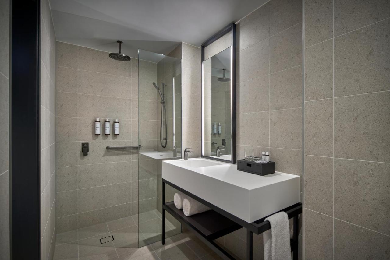 Premium Guest Room 1 King City View