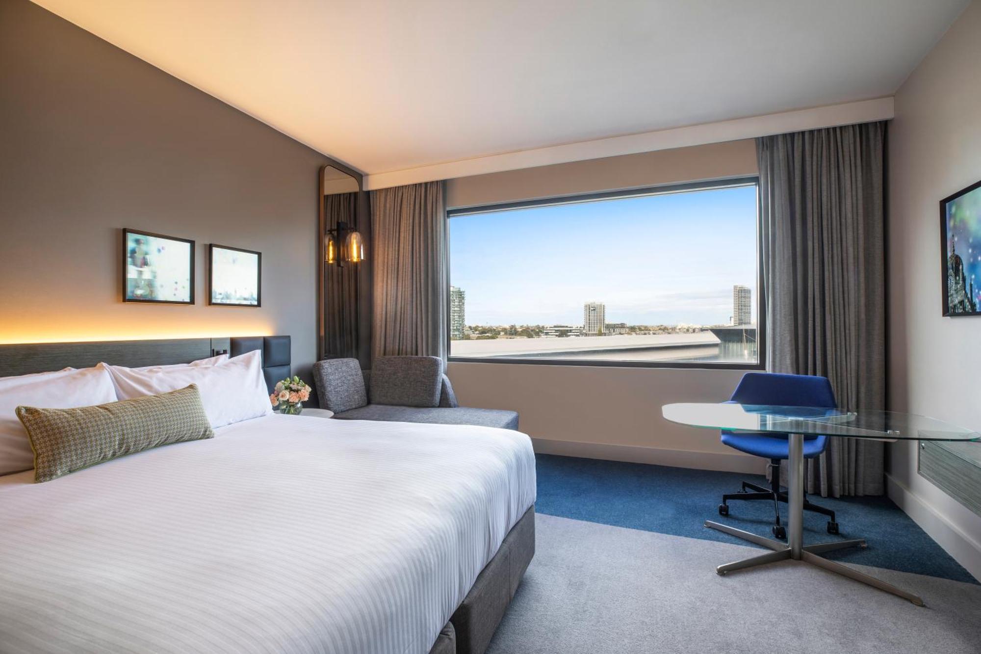 Standard King Room River View High Floor