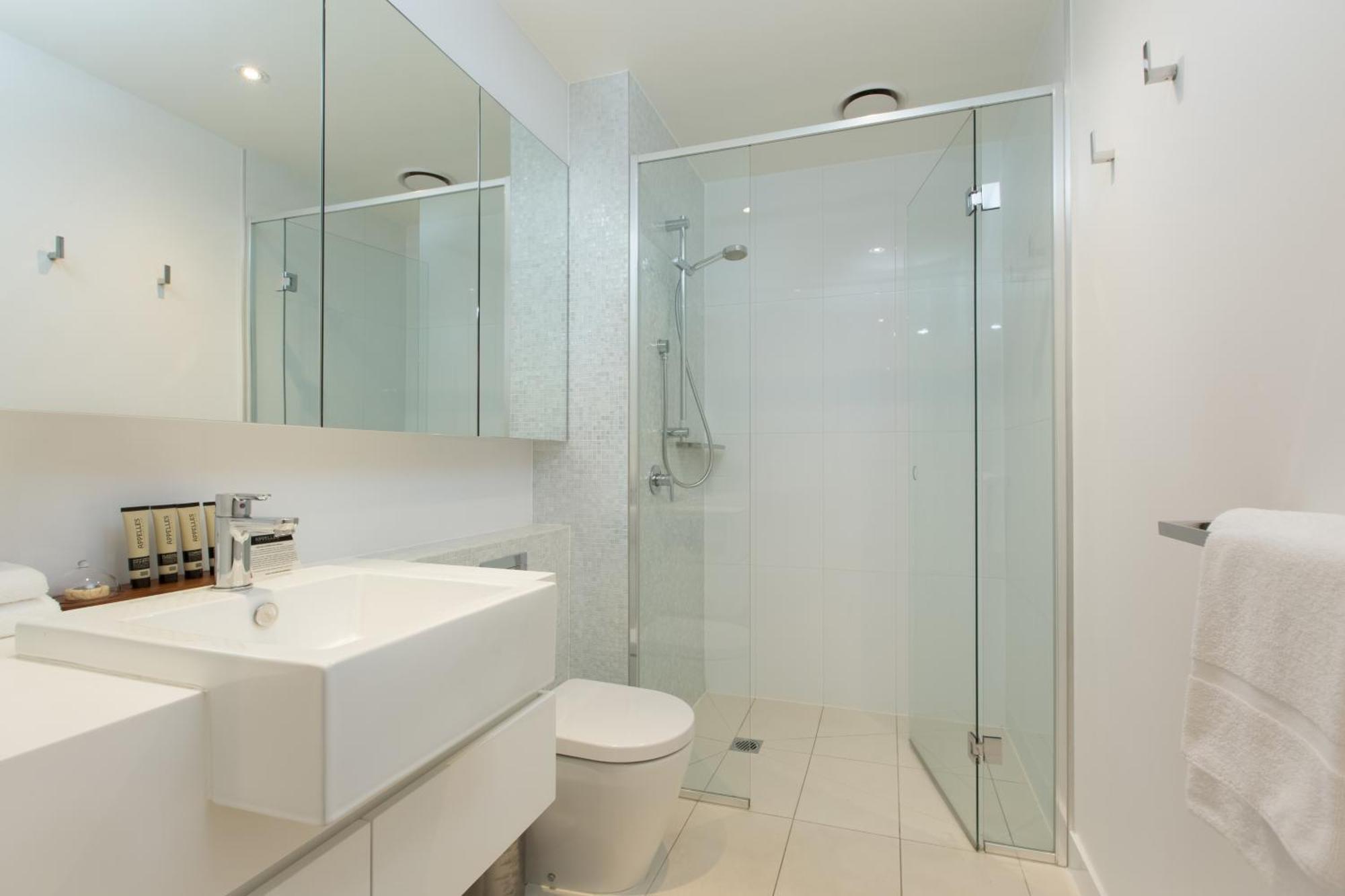 Two-Bedroom Apartment Two Bathrooms Water View
