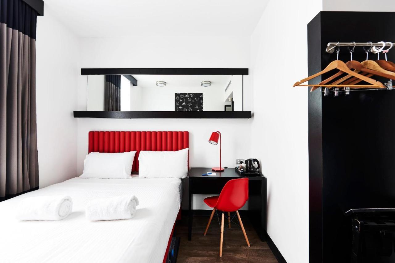 Standard Queen Room