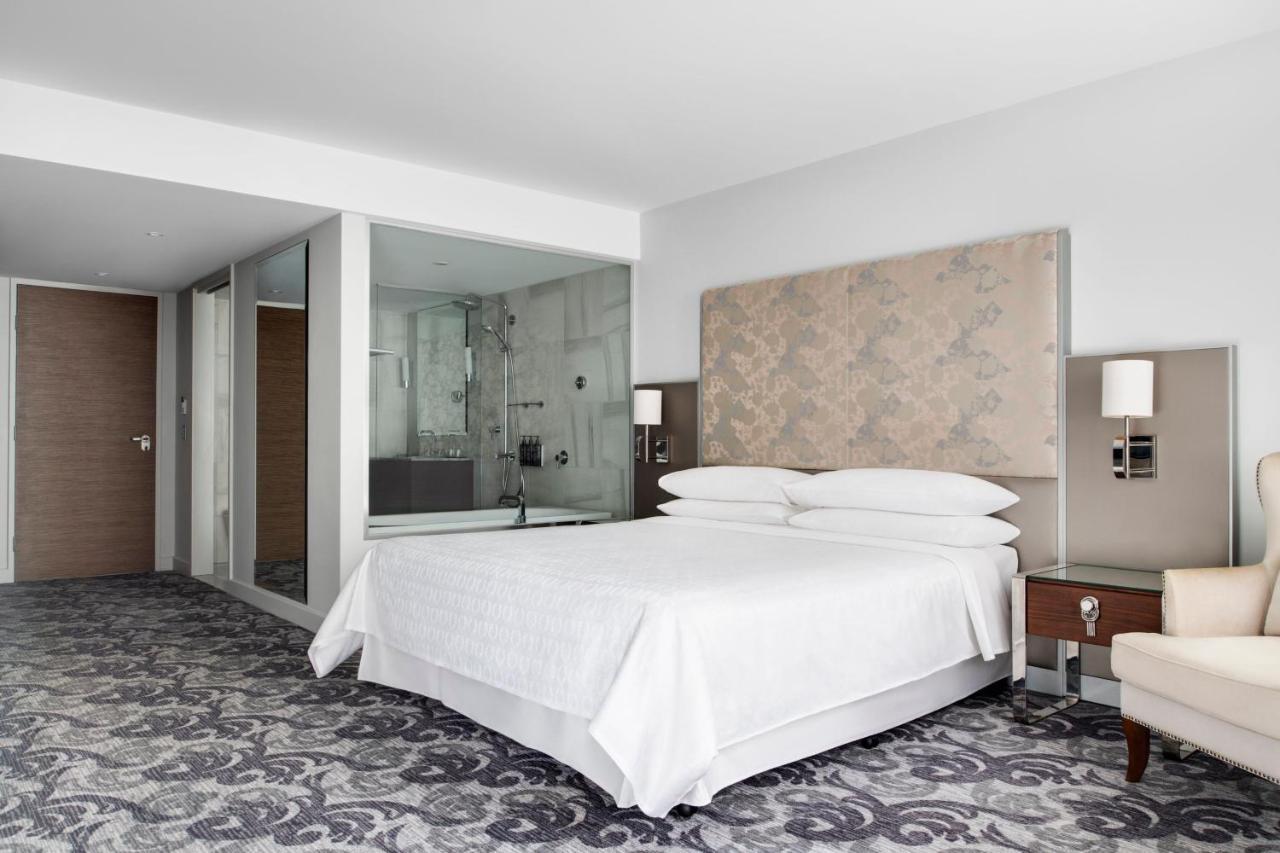 Grand Deluxe Larger King Room Garden View High Floor