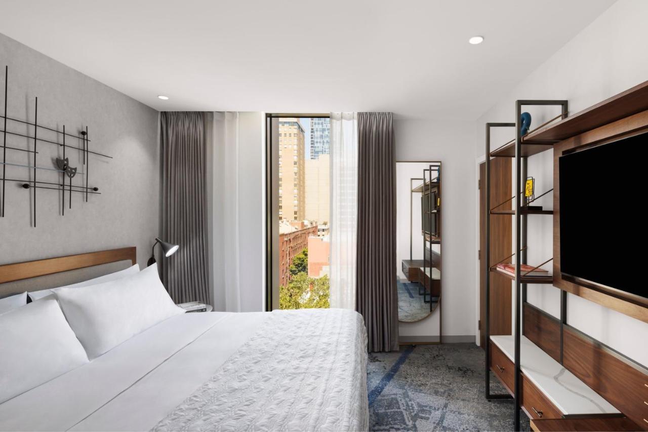 One-Bedroom King Suite City View