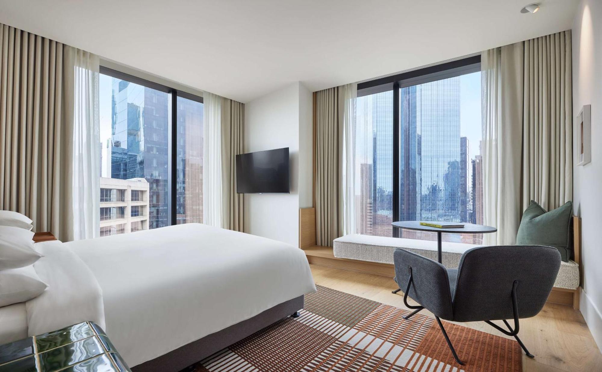 Deluxe King Room City View