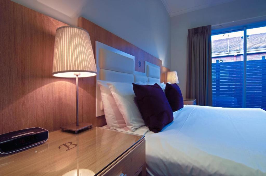 Deluxe Two-Bedroom Apartment