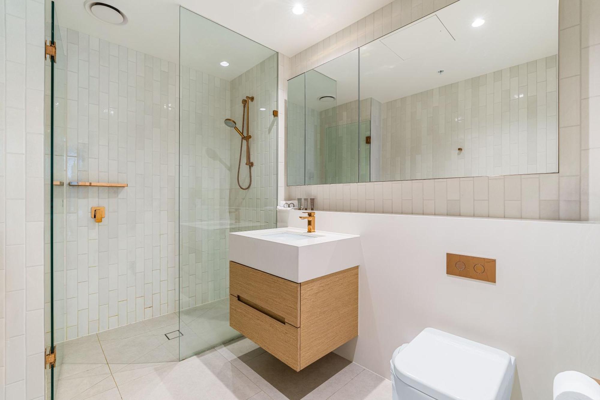 Three Bedroom Two Bathroom Apartment,1541998168:JPEG