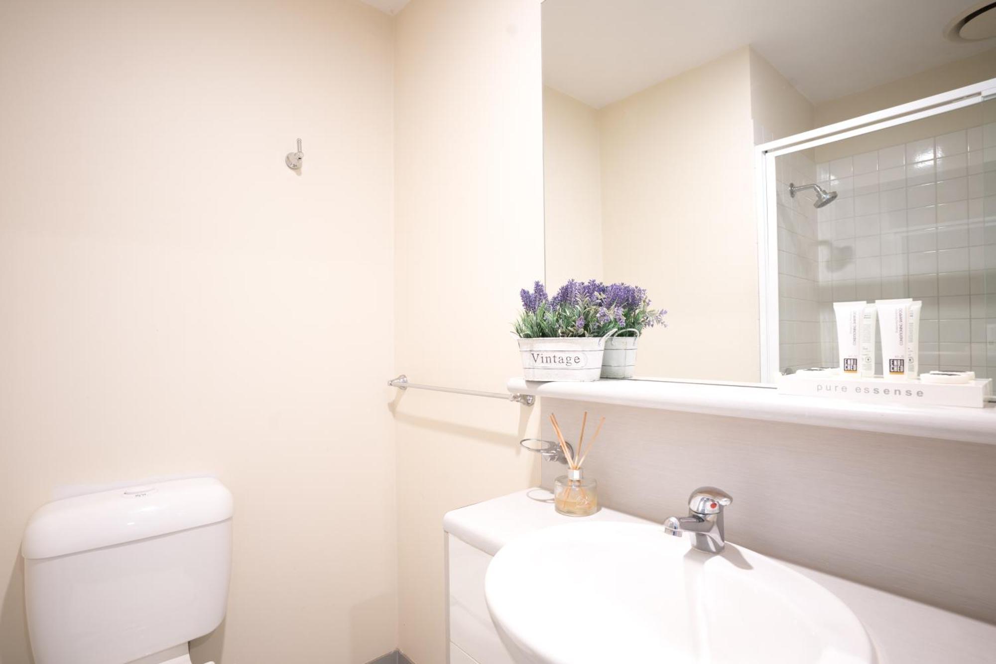 Two Single Bedroom Apartment