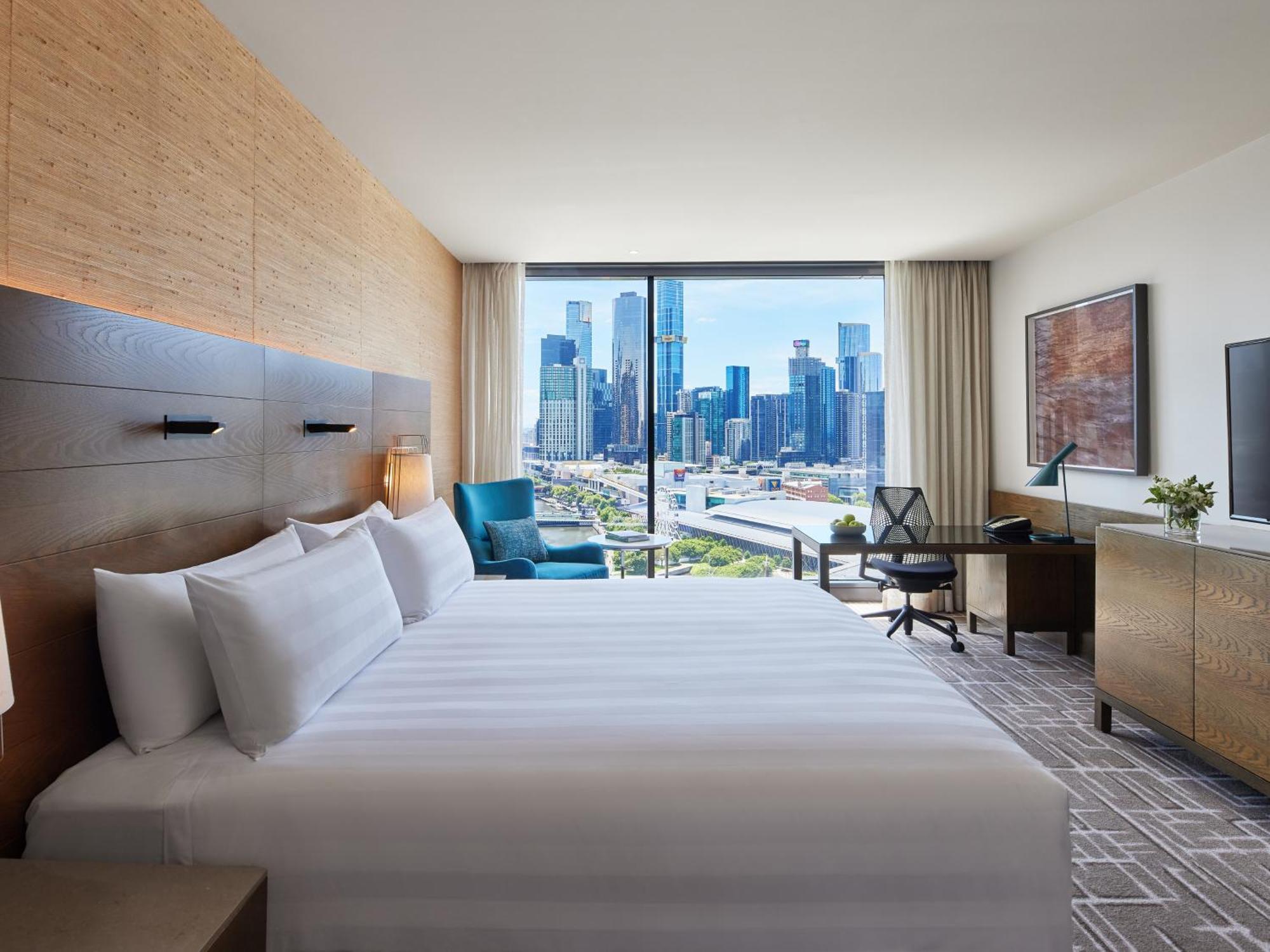 Premier King Room with City Skyline View,1632218084:JPEG