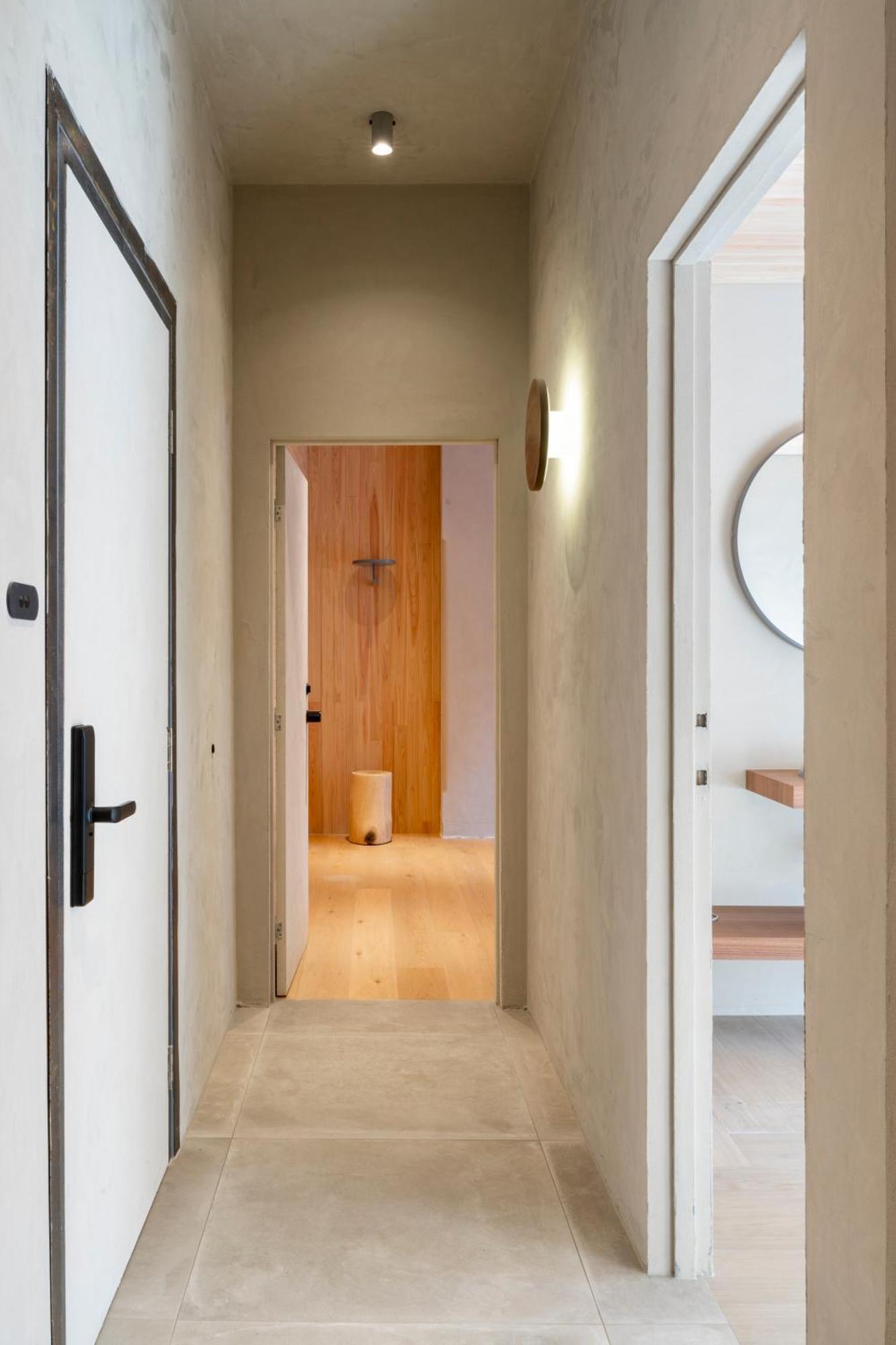 Family Room Private Bathroom