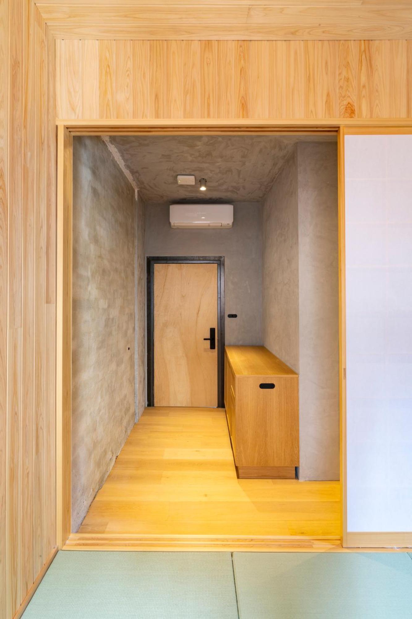 Japanese-Style Room