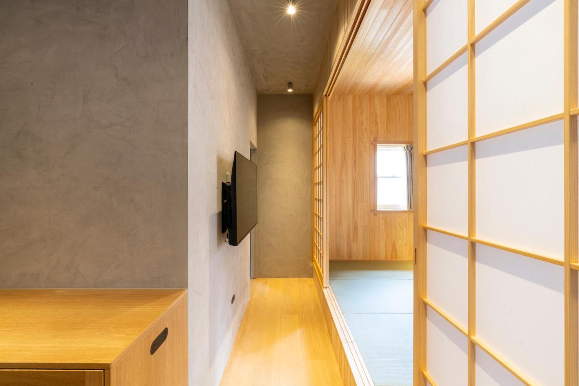 Japanese-Style Room