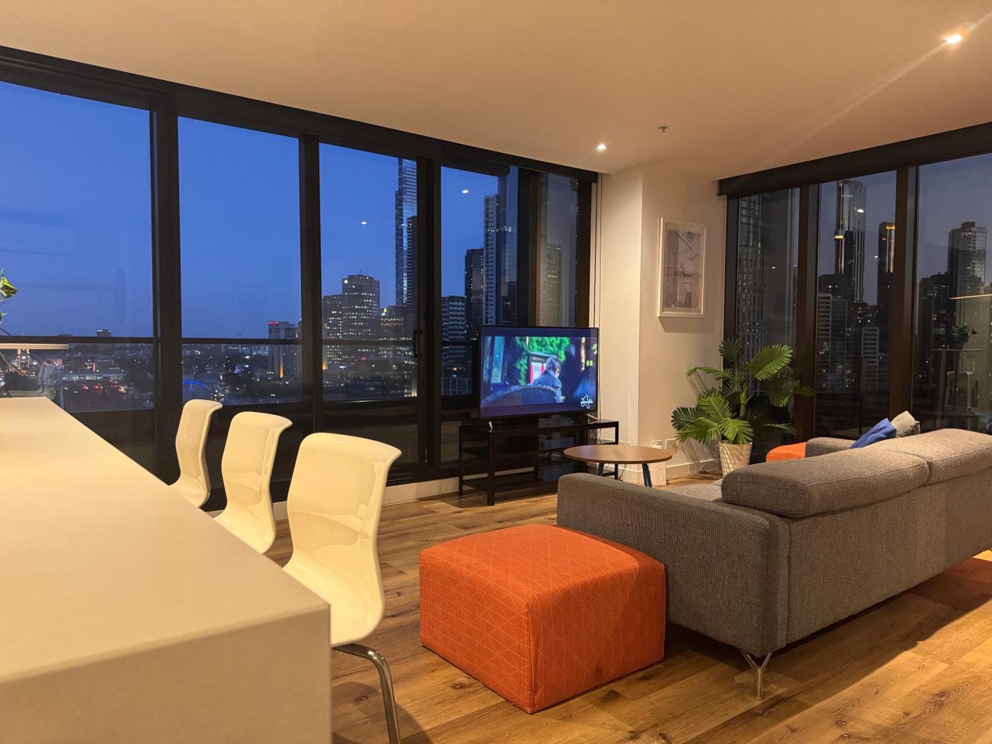 Two-Bedroom Two Bathroom Apartment 4 Single Beds