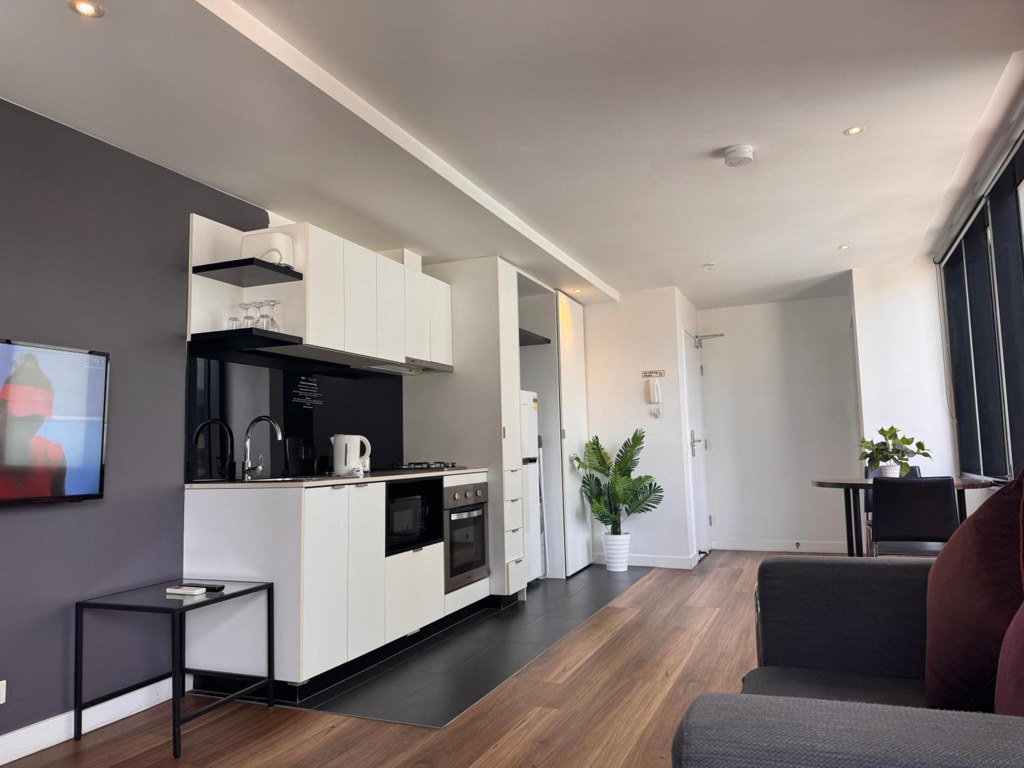 One-Bedroom Apartment Balcony,1643173826:JPEG