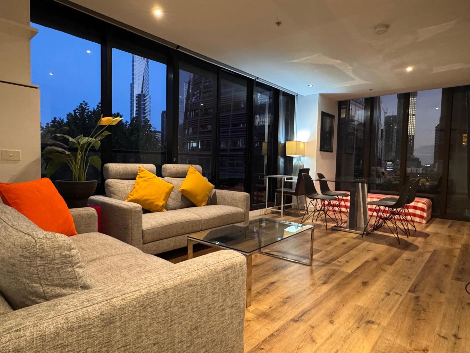 Two-Bedroom Two Bathroom Apartment 4 Single Beds