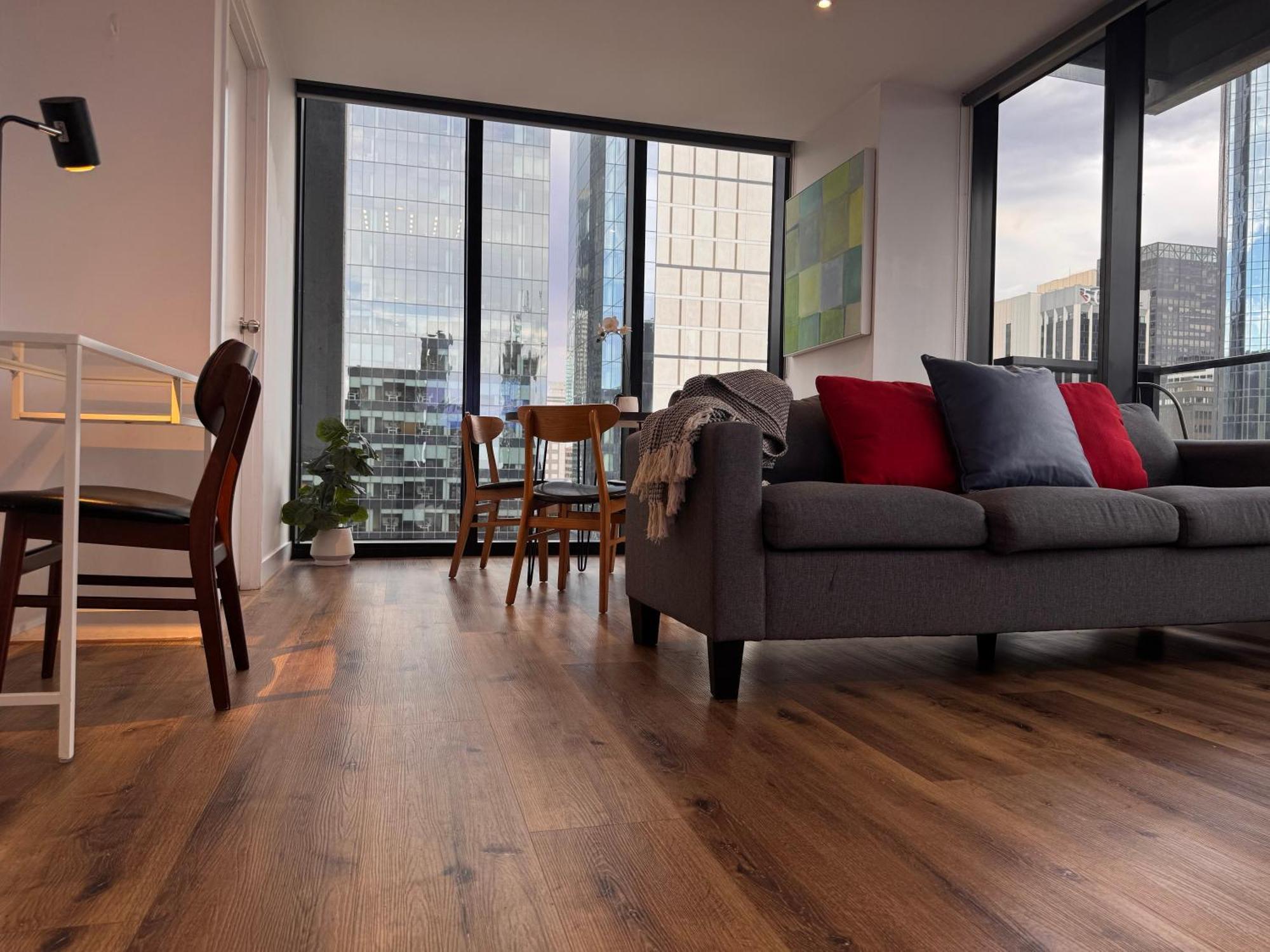 Two-Bedroom Two Bathroom Apartment 4 Single Beds