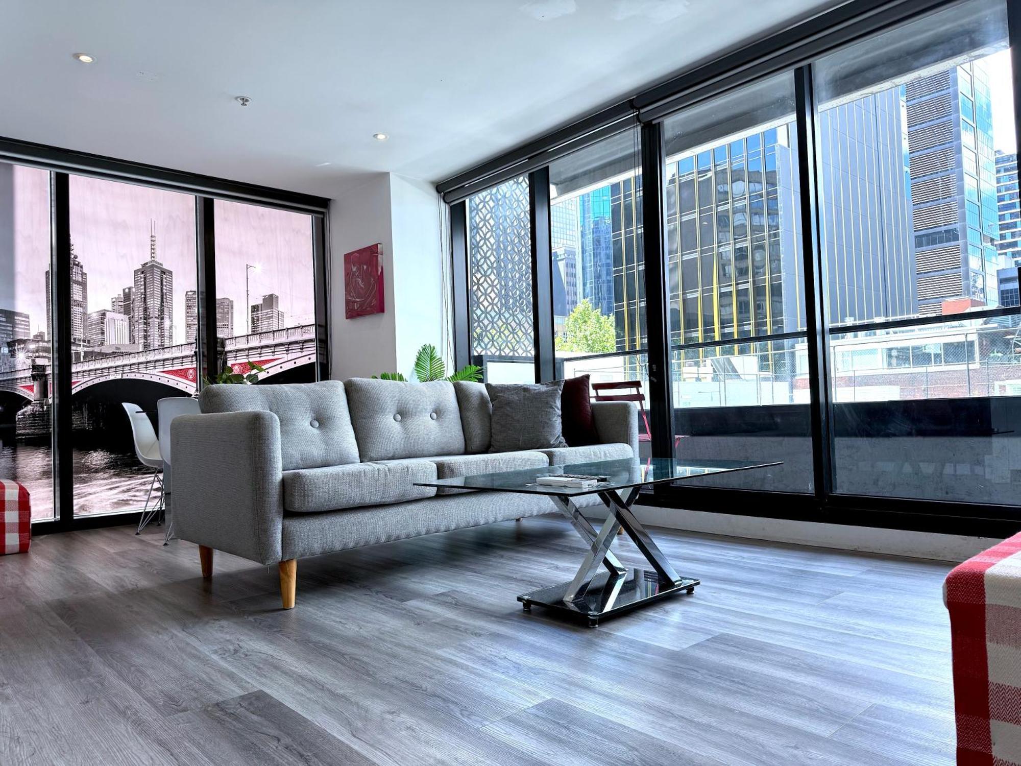 Two-Bedroom Two Bathroom Apartment 4 Single Beds