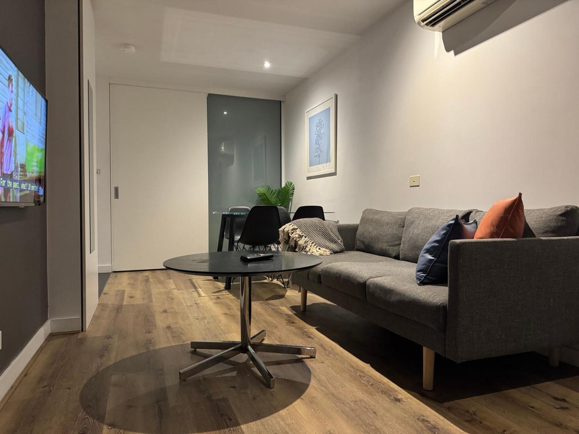 Two-Bedroom Standard Apartment 4 Single Beds