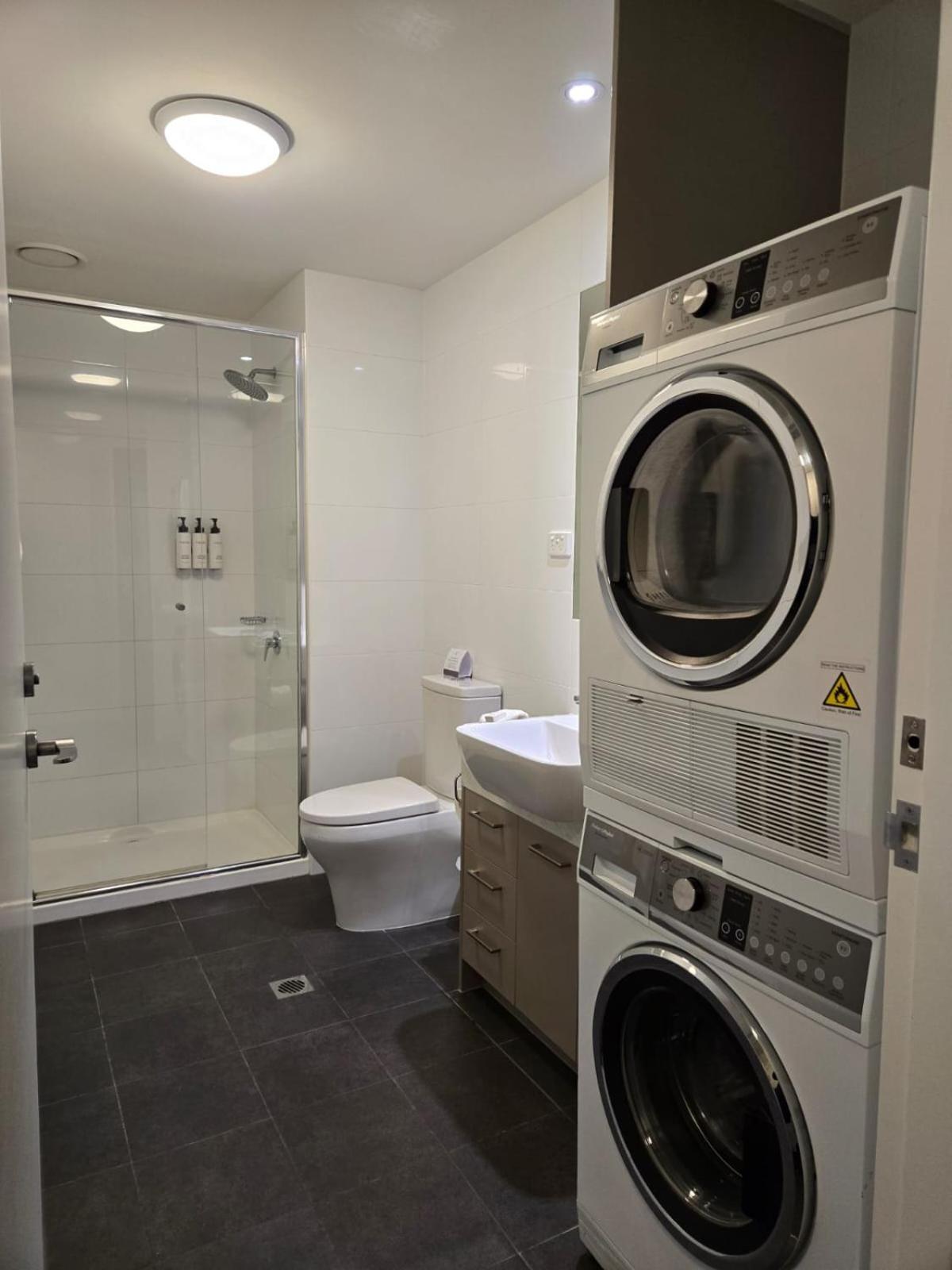 Three-Bedroom Apartment Suite Balcony