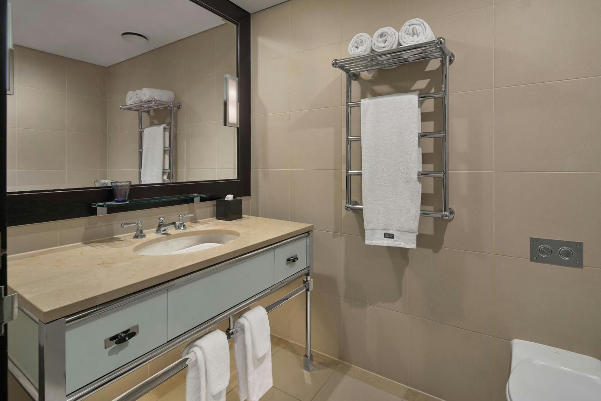 King Suite City View Regent