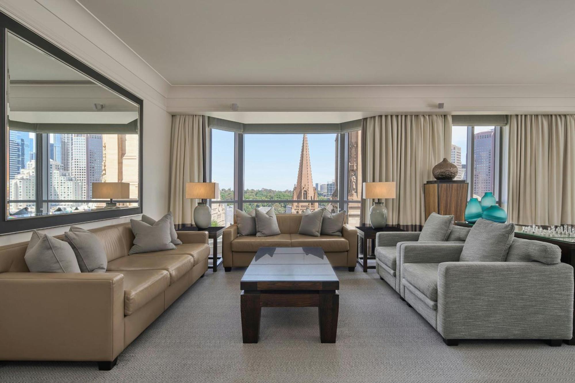 King Suite City View Regent