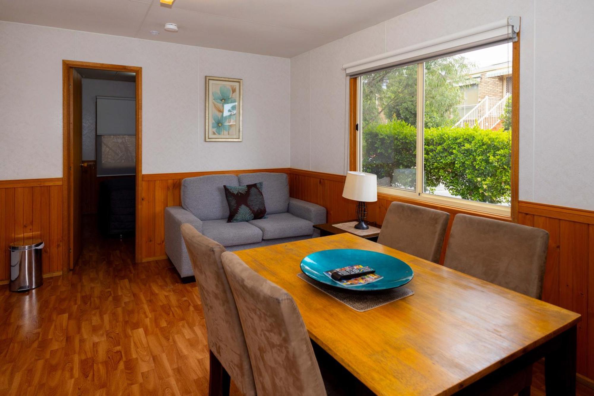 One-Bedroom Deluxe Cabin