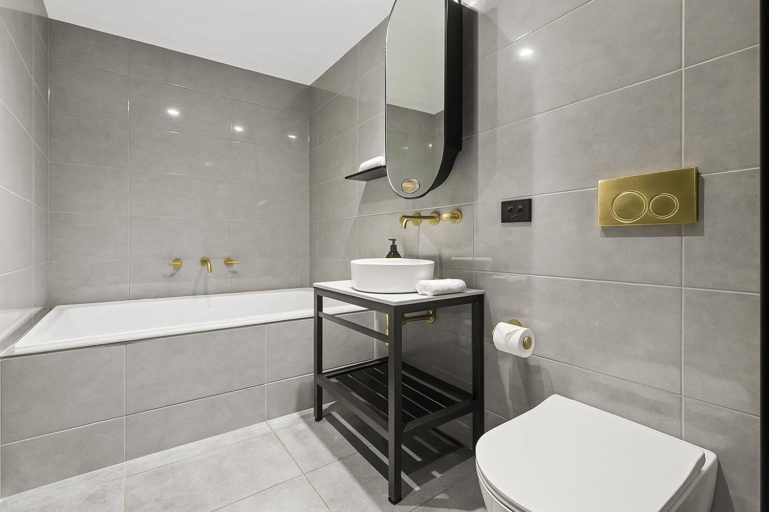 Two-Bedroom Apartment Two King Beds