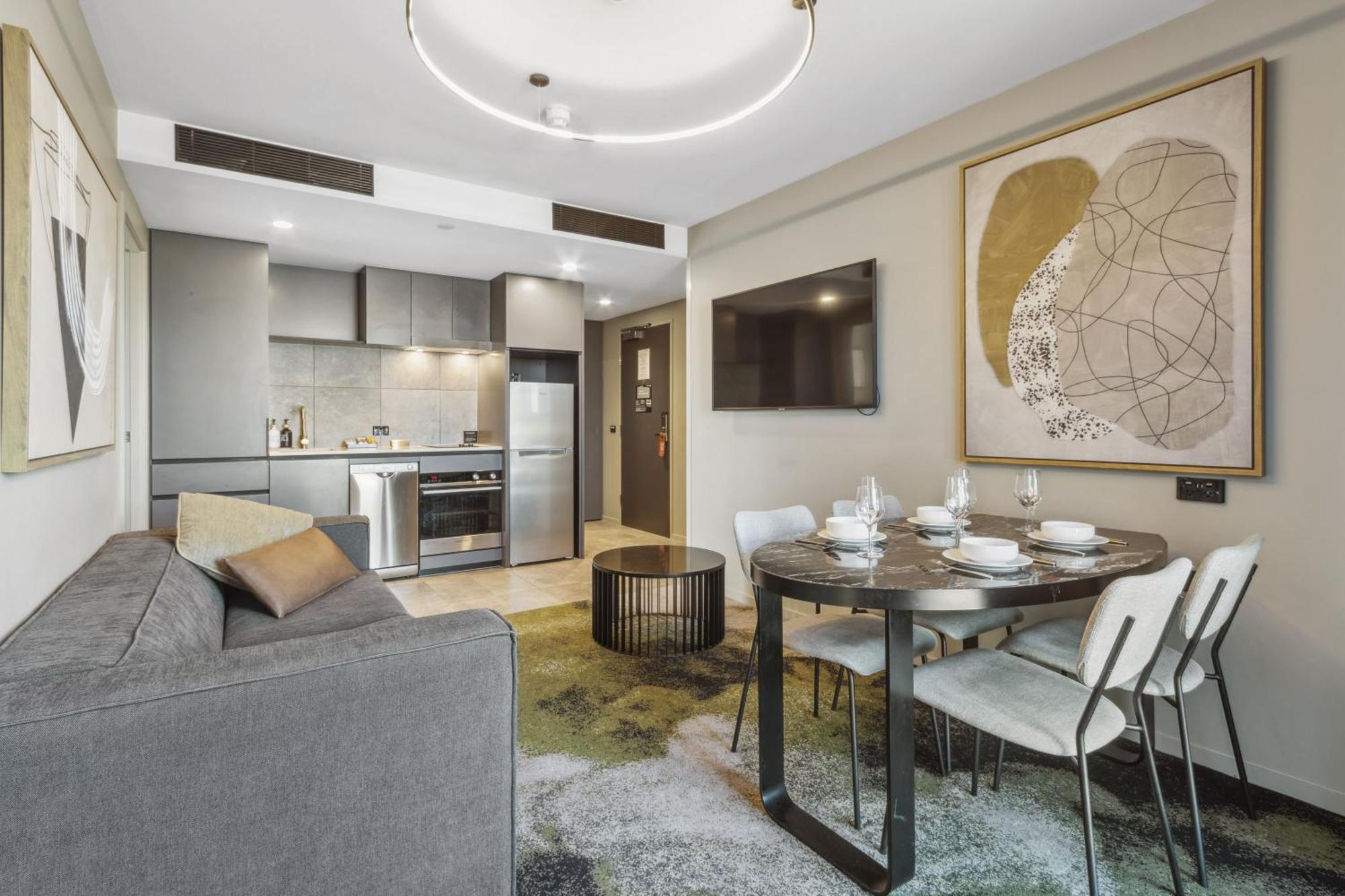 Two-Bedroom Apartment Two King Beds