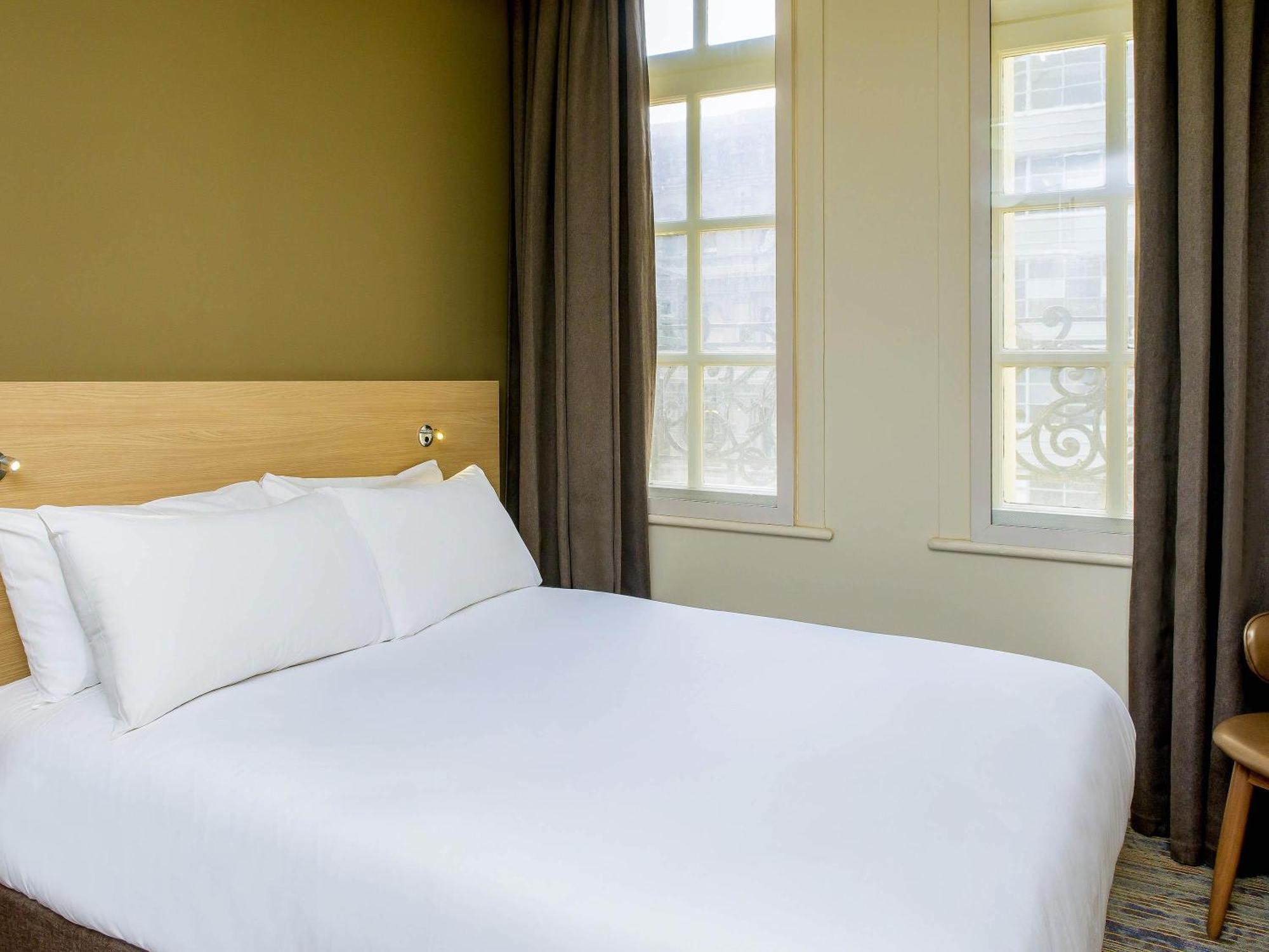 Standard Queen Room