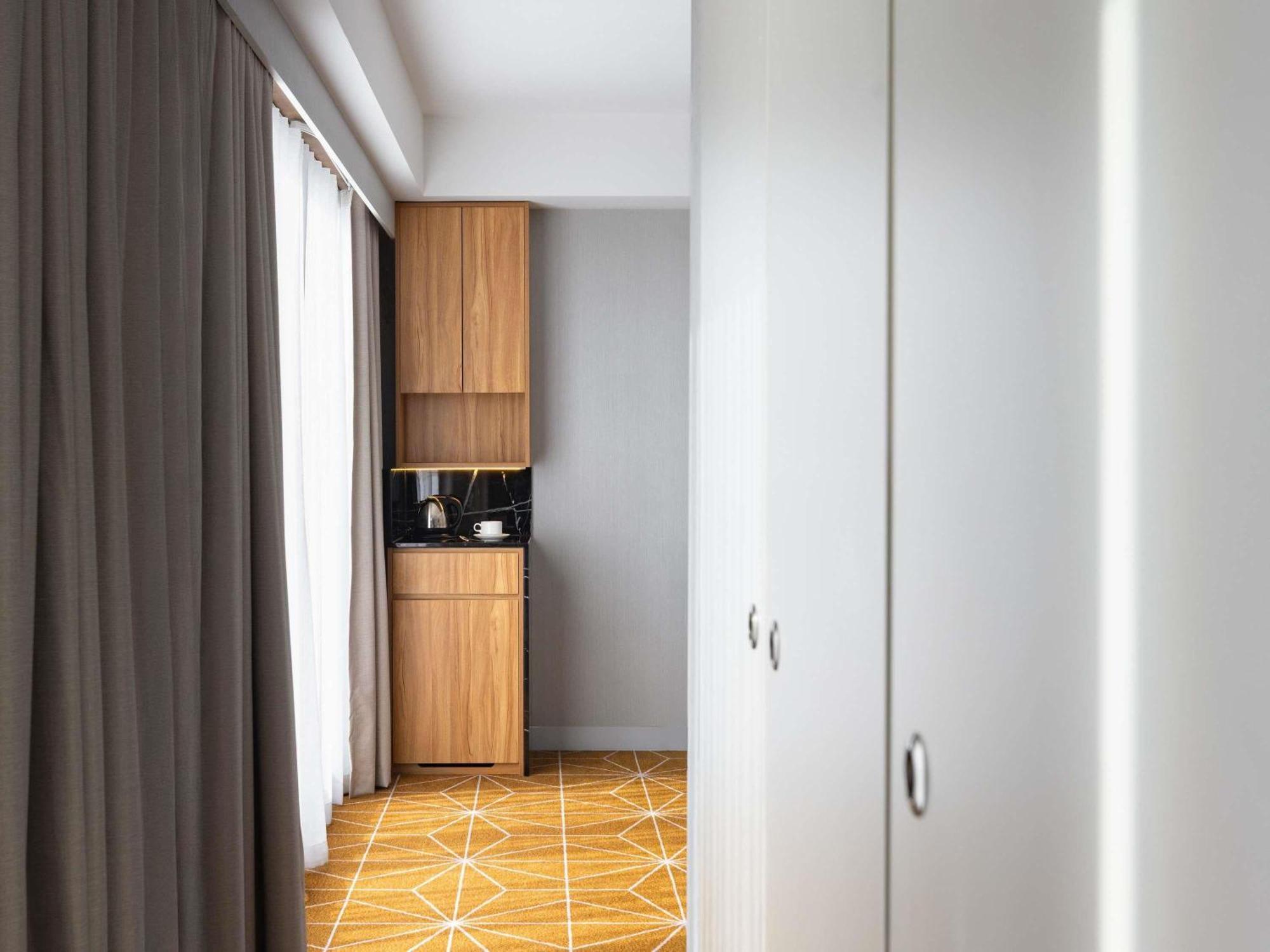 Premium King Suite
