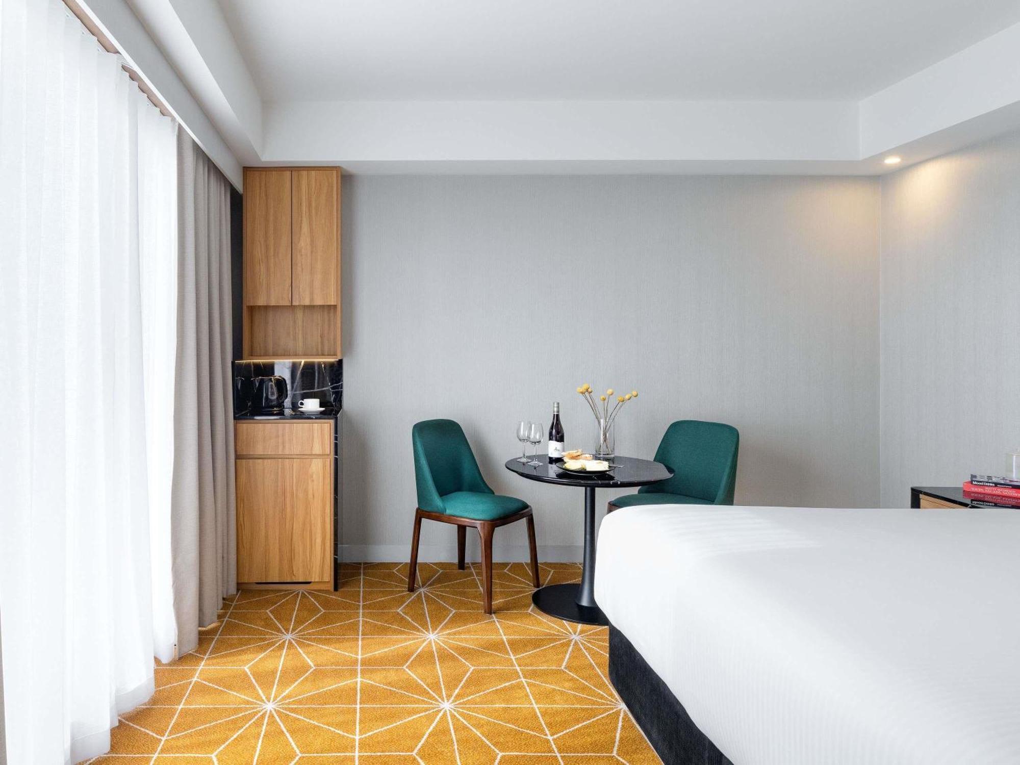 Premium King Suite