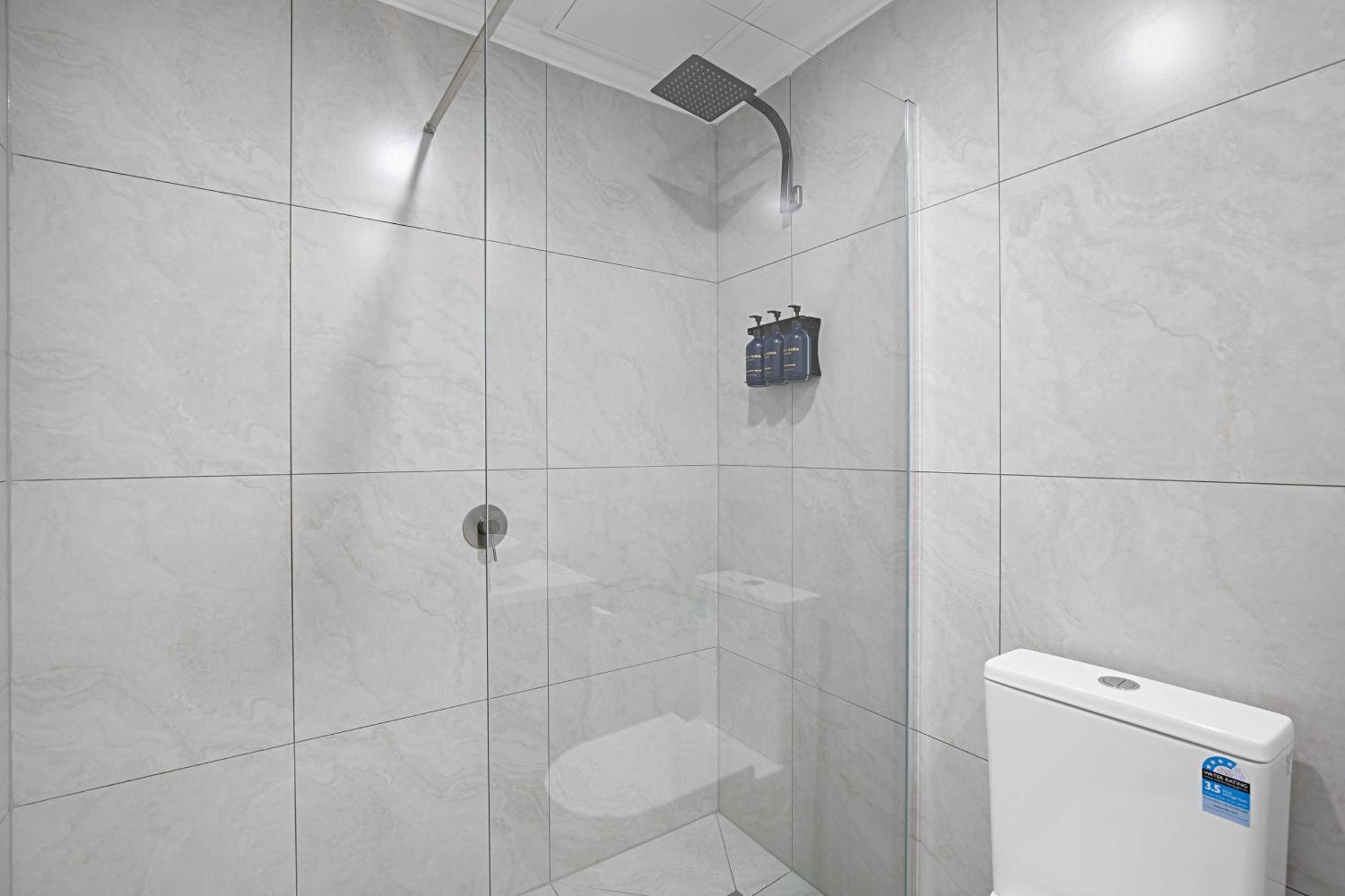 Superior Deluxe King Apartment Non-Smoking