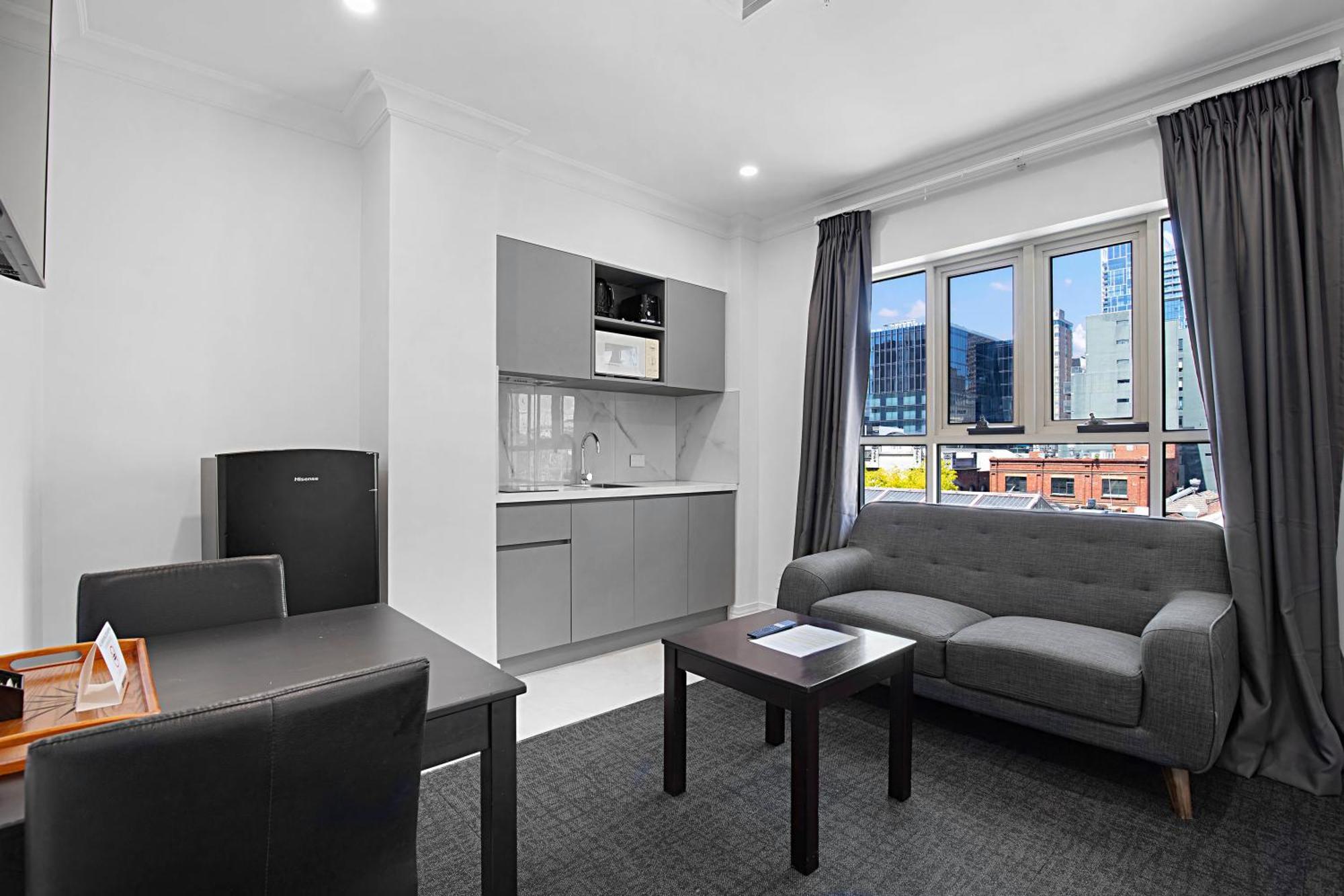Superior Deluxe King Apartment Non-Smoking