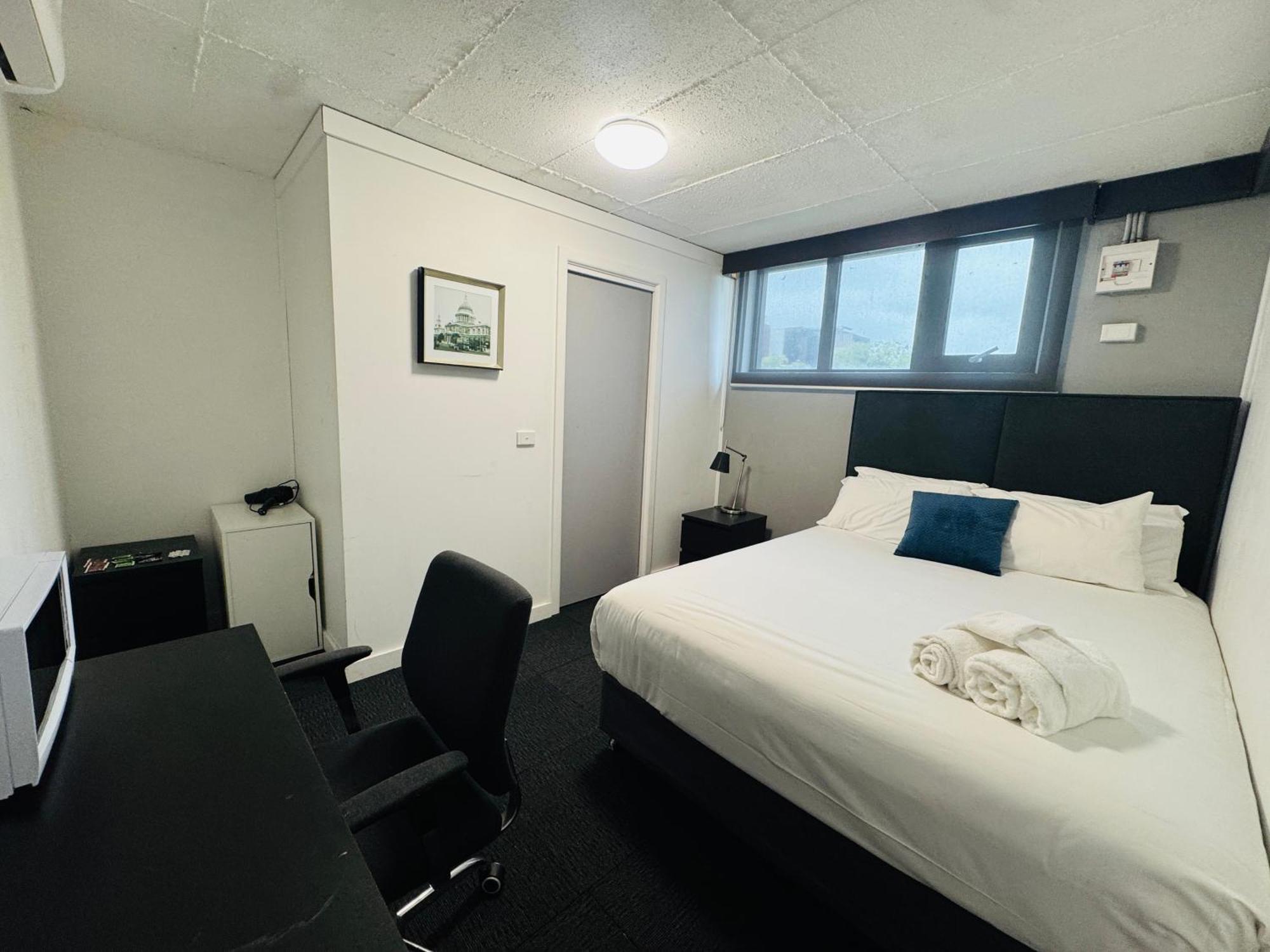 Deluxe Queen Room
