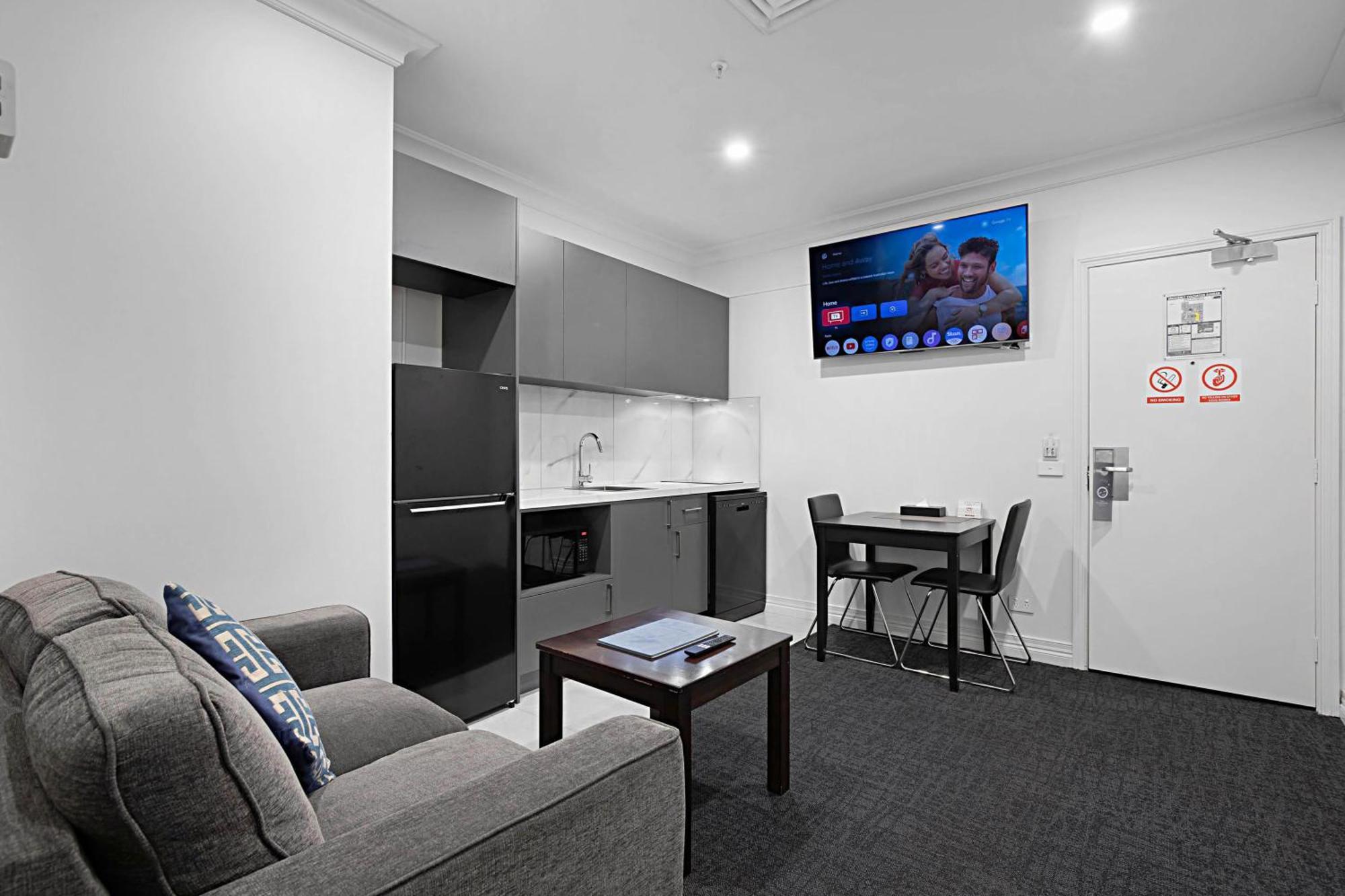 Superior Premier King Apartment Non-Smoking
