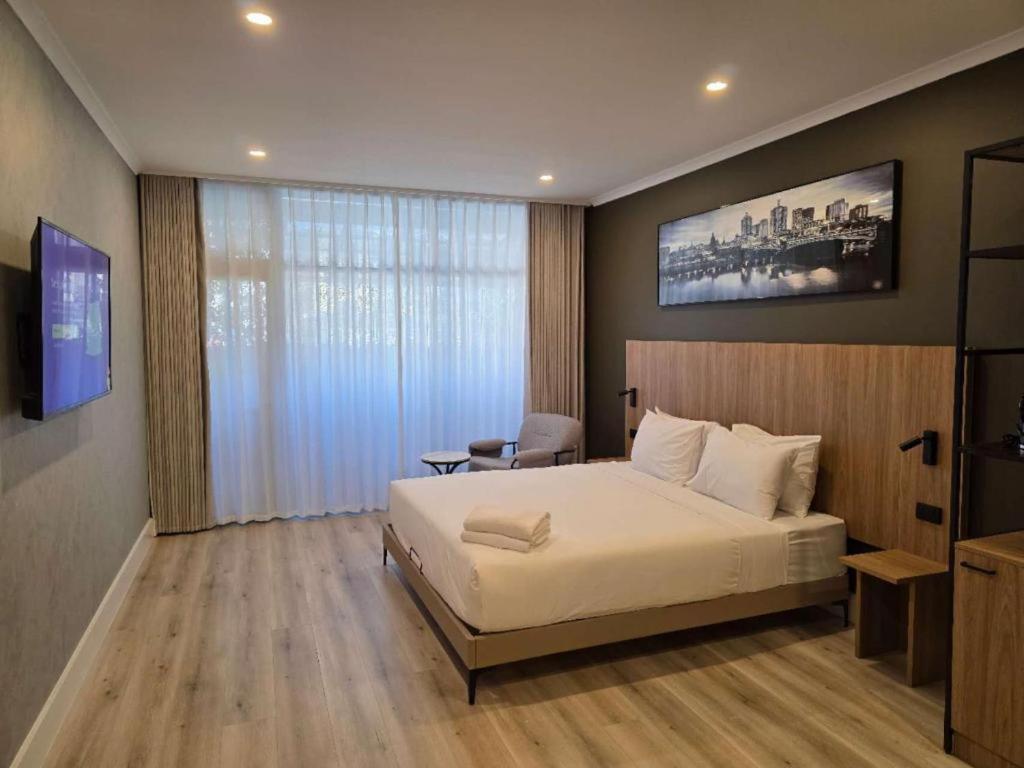 Deluxe Room with Pool View