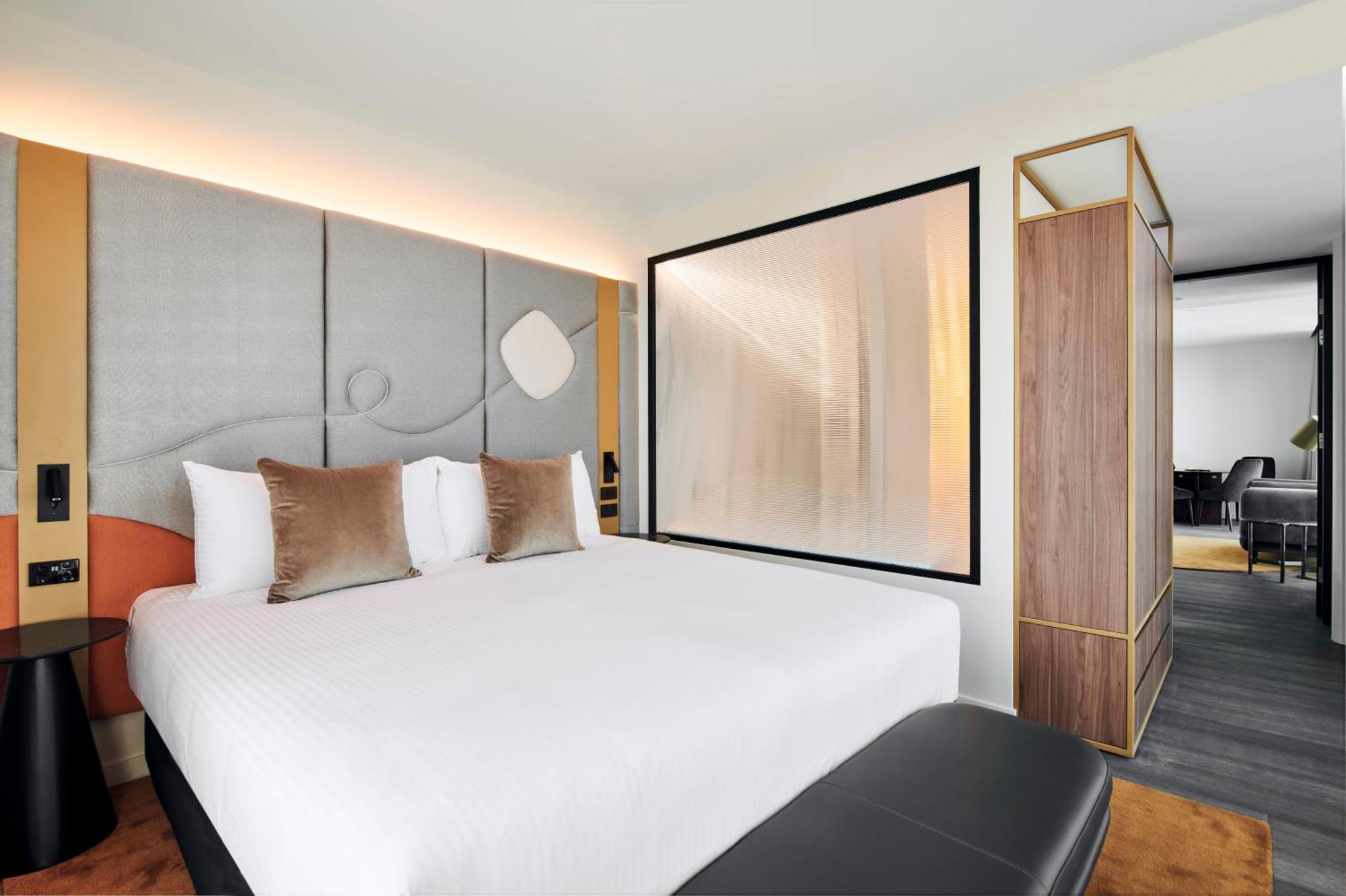 Skyline View Plus Room