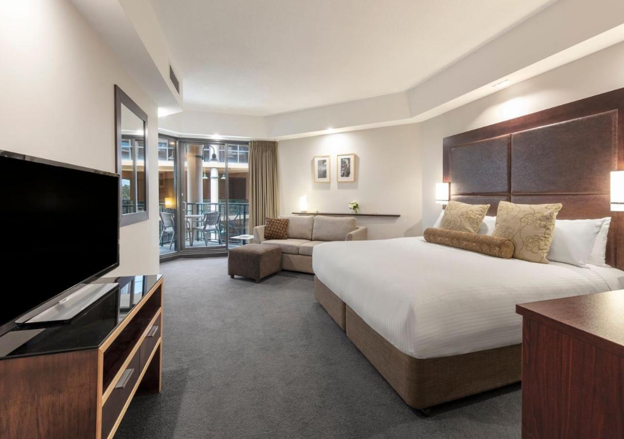 Courtyard King Room