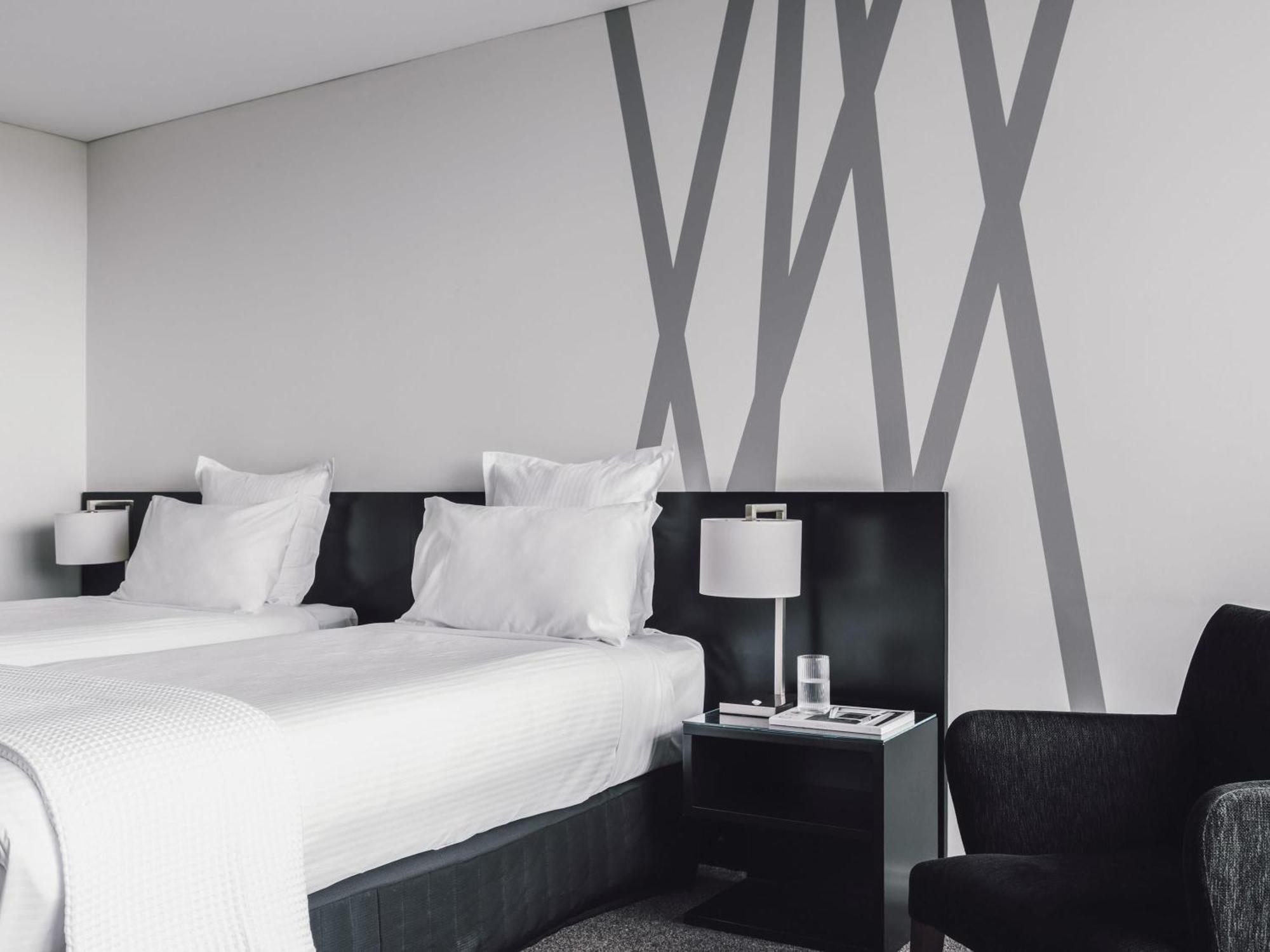 Two-Bedroom Two-Bathroom Deluxe Suite Balcony River View Floors 10-15
