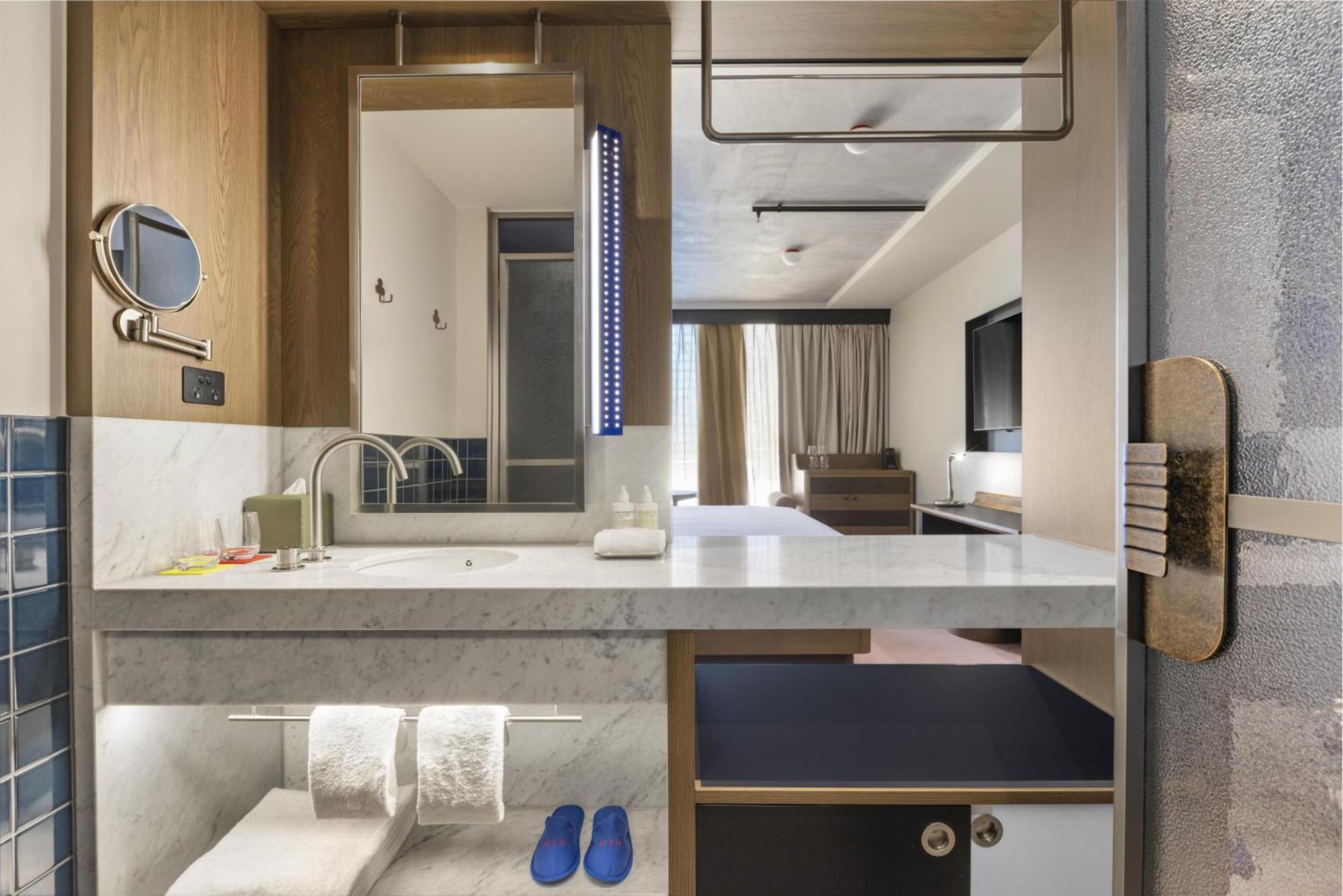 Traveller Room City View