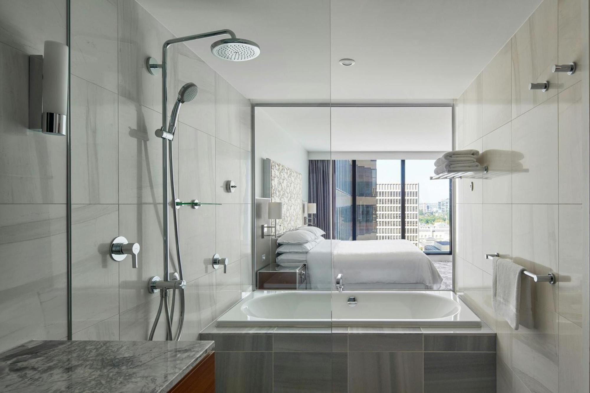 Grand Deluxe Larger King Room Garden View High Floor