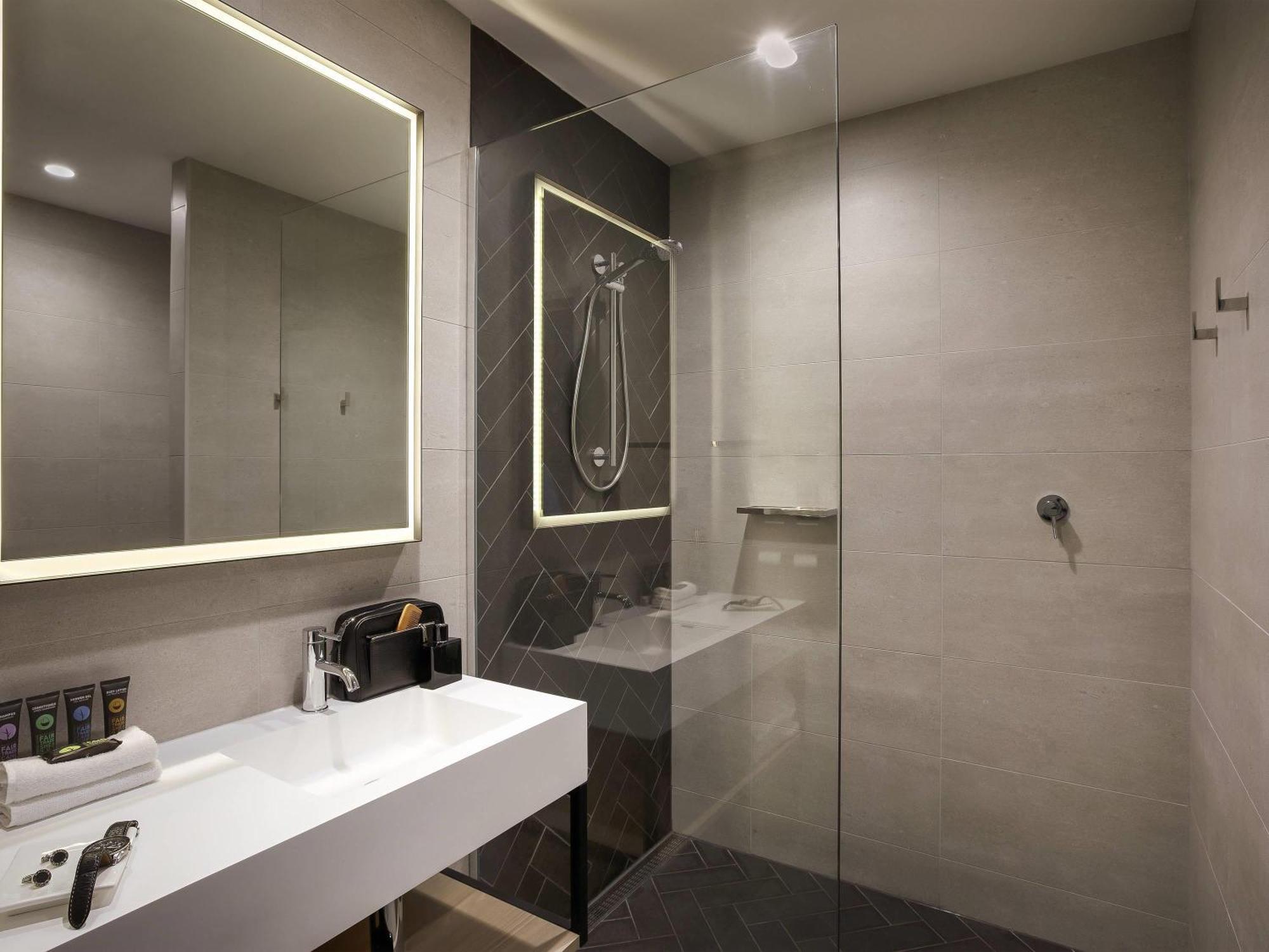 Junior King Suite City View