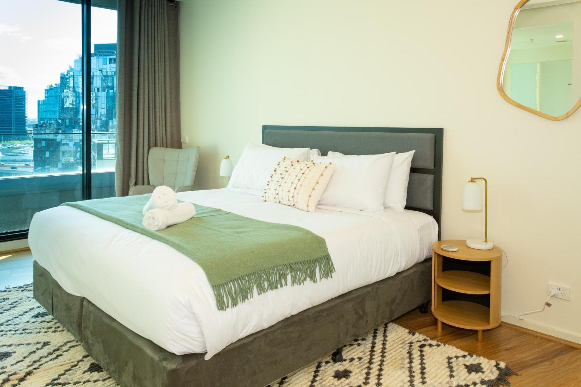 Three-Bedroom Executive Apartment River View