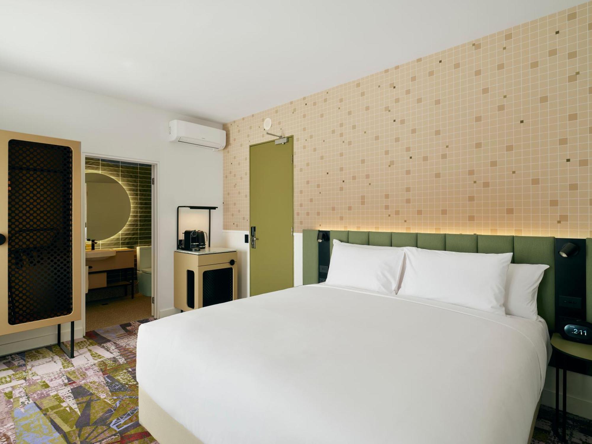 Standard King Room