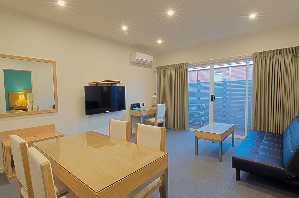 Deluxe Two-Bedroom Apartment