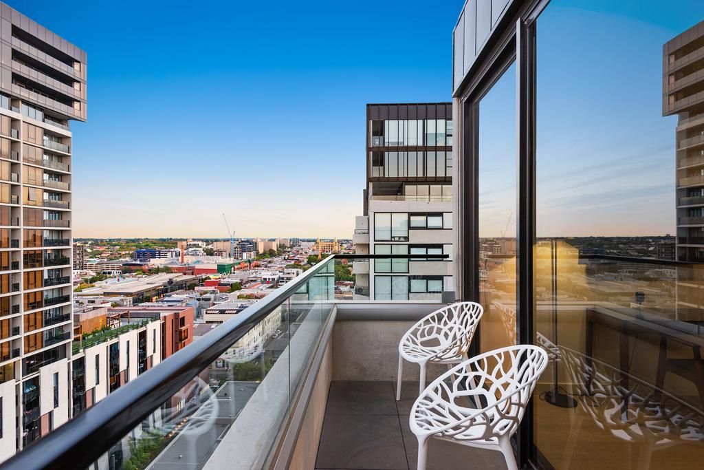 Deluxe Three-Bedroom Apartment